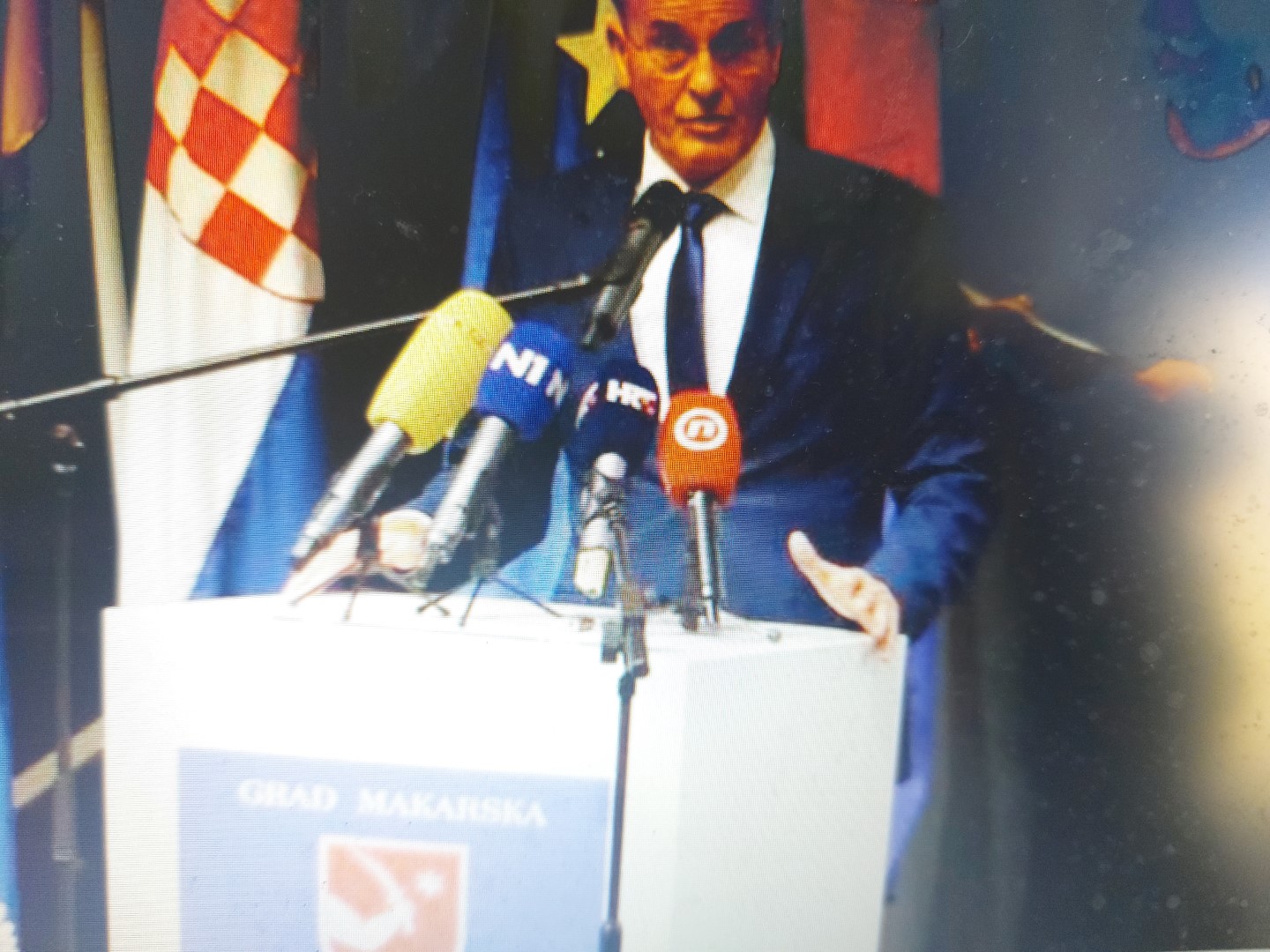 Politički anakritičar Darko Muhovski komentira nastup Vilija Bassanesea u Makarskoj